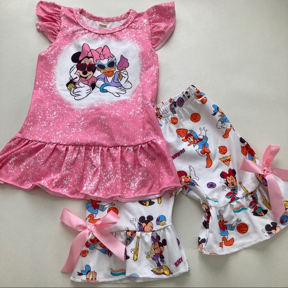 Boutique Minnie Mouse Daisy Shorts set - Picture 5 of 6